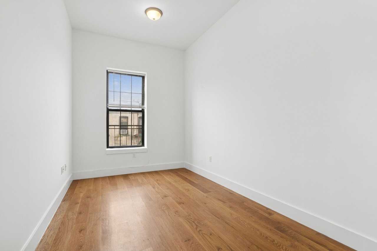 31 Linden Street #3R - Photo 5 of 8