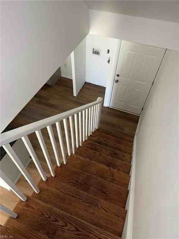 319 Main Street #4 - Photo 5 of 8