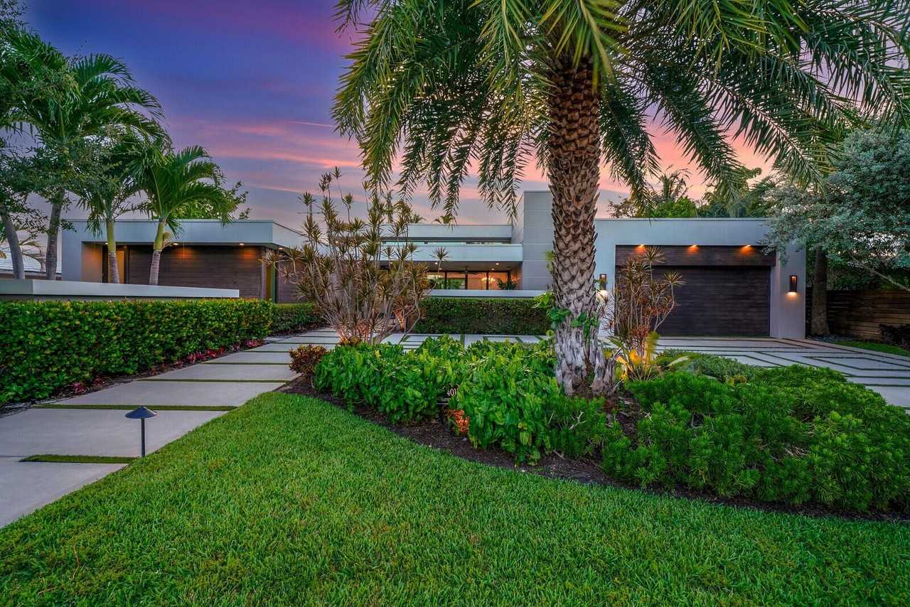 4011 Bayview Dr - Photo 2 of 50