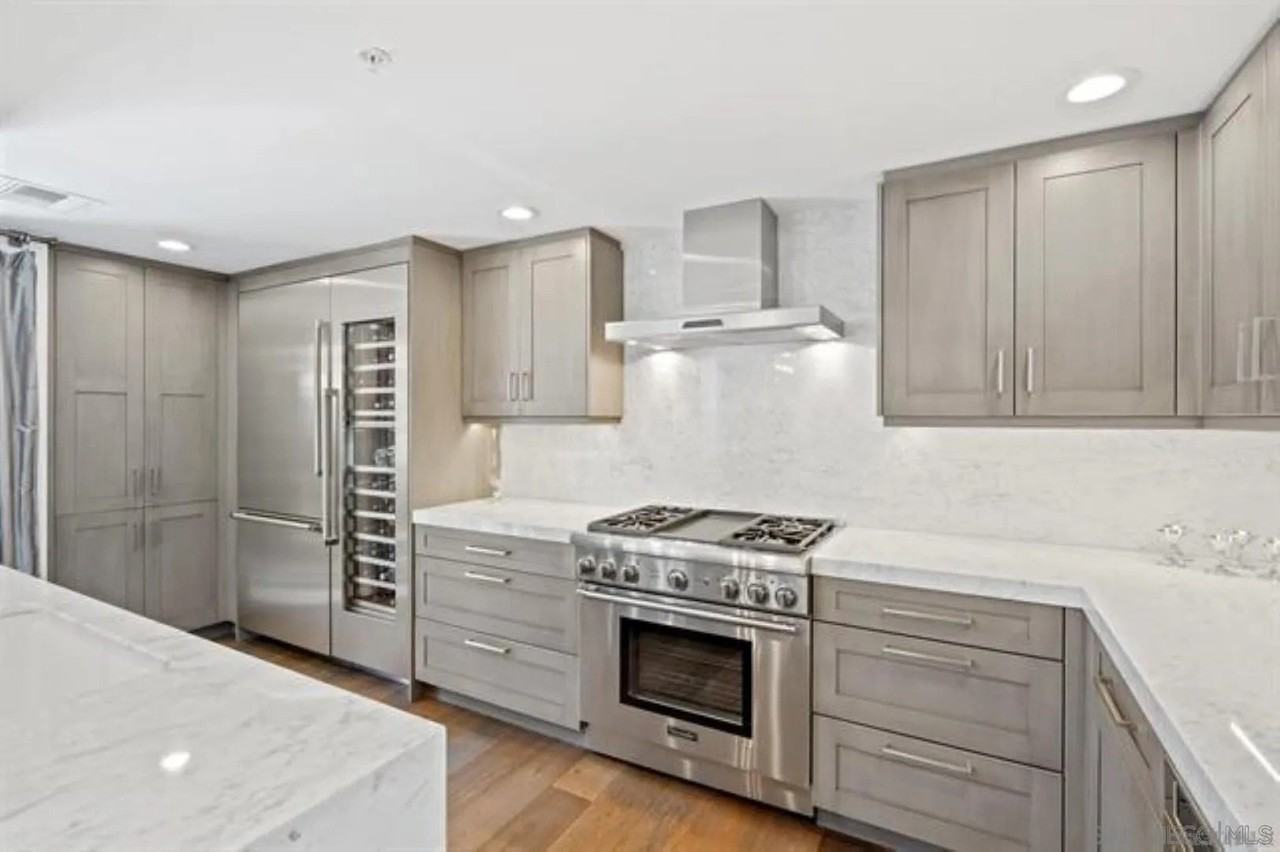 160 West Island Avenue - Photo 3 of 40