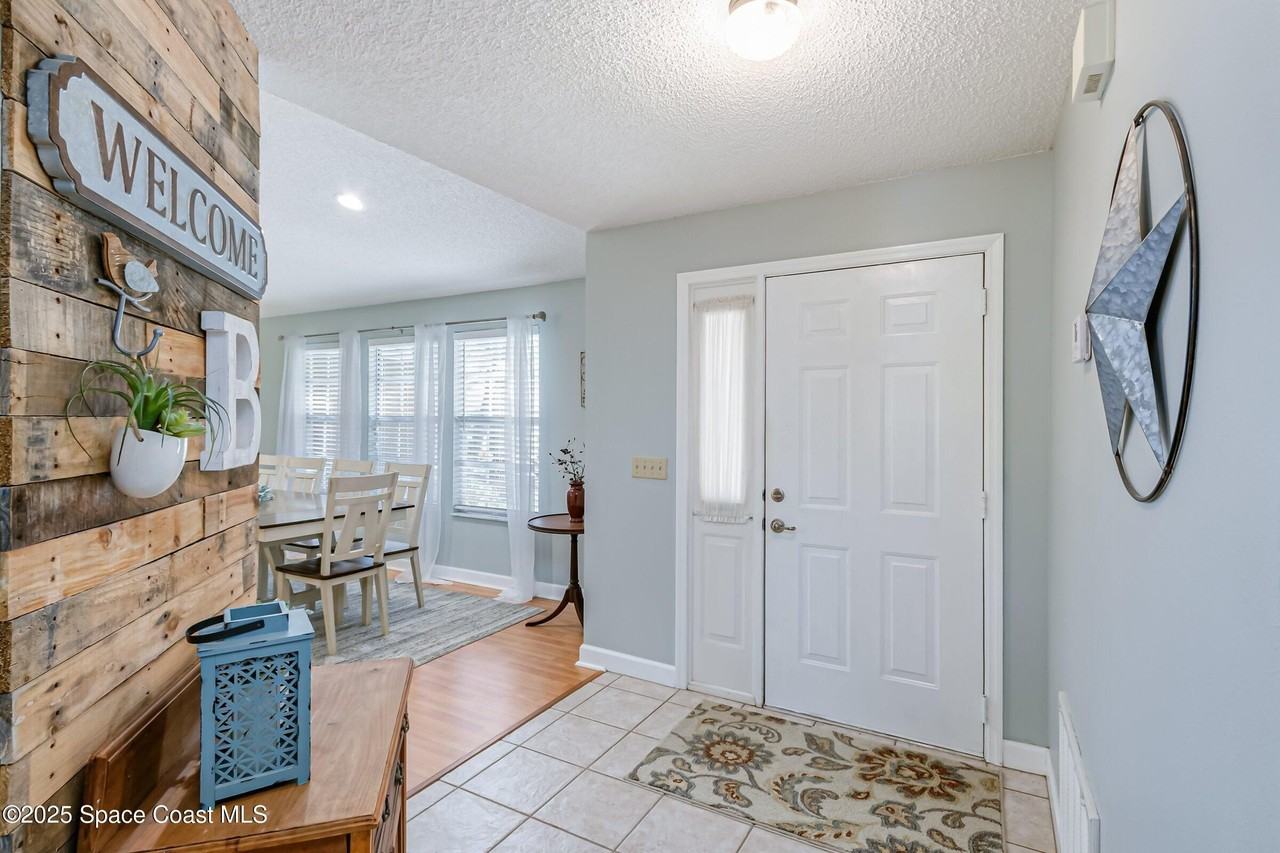 4351 Silver Lake Dr - Photo 4 of 50