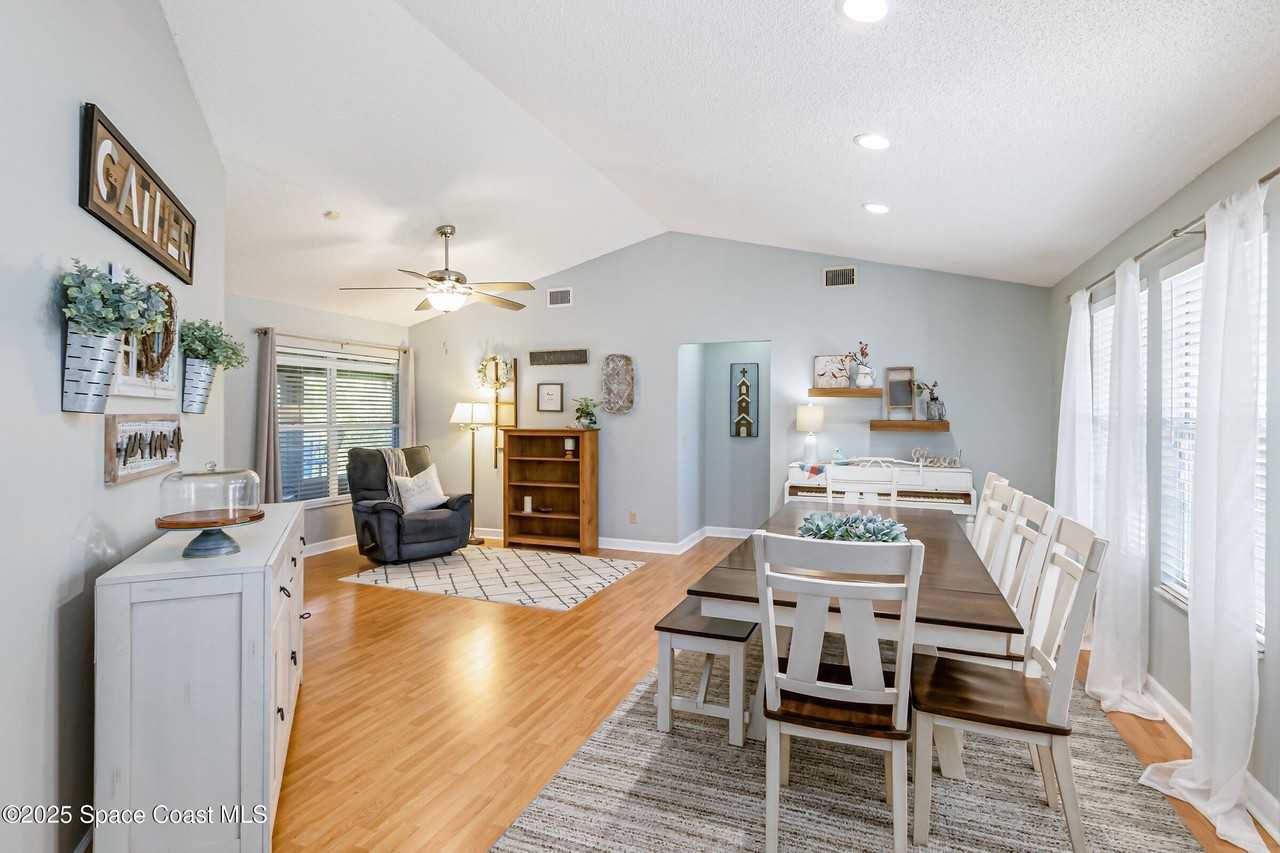 4351 Silver Lake Dr - Photo 6 of 50