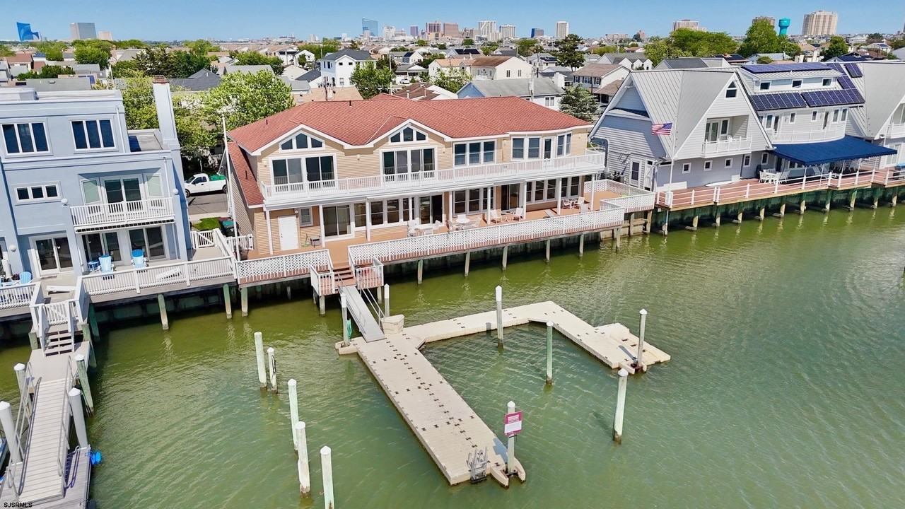 802 Harvard Avenue - Photo 4 of 50