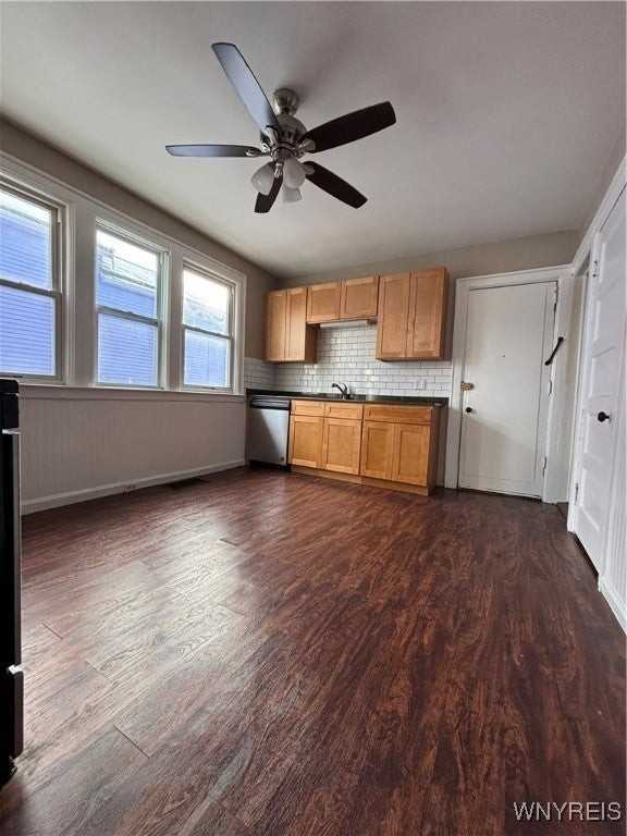 106 Normal Avenue - Photo 4 of 11