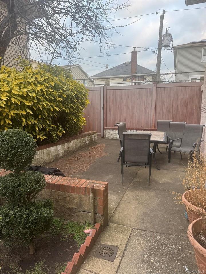 411 West Walnut Street - Photo 2 of 15