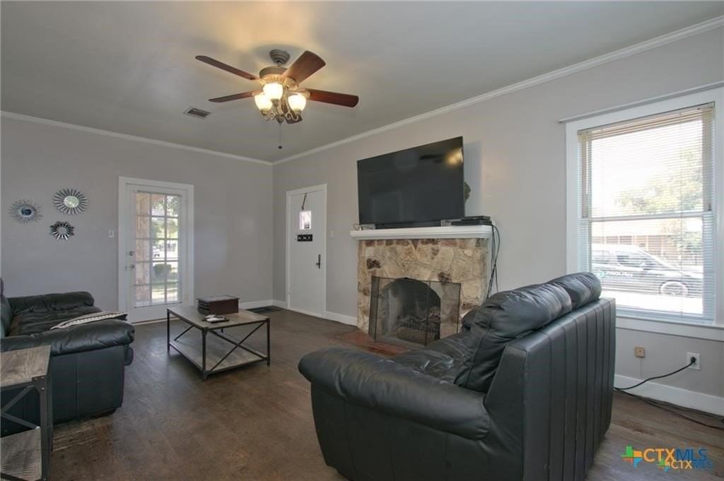 320 E Faust St - Photo 5 of 16