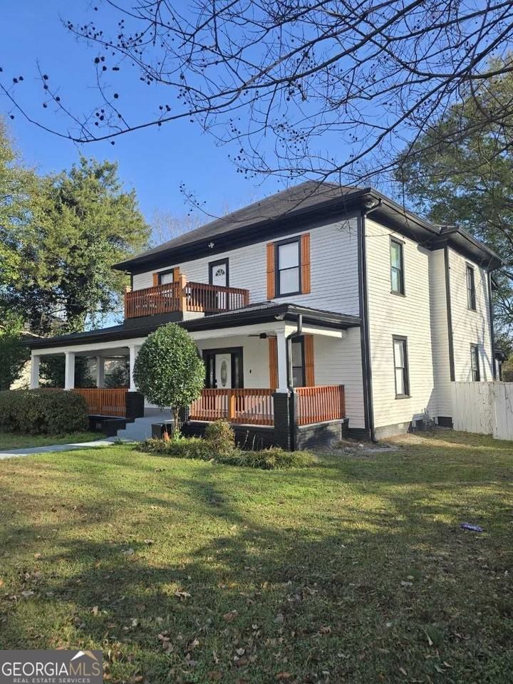 402 Meriwether Street - Photo 3 of 38
