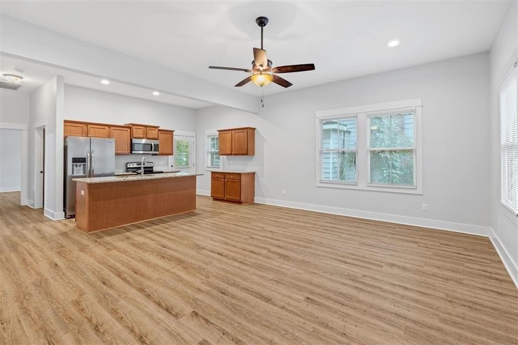 707 Division St - Photo 3 of 15