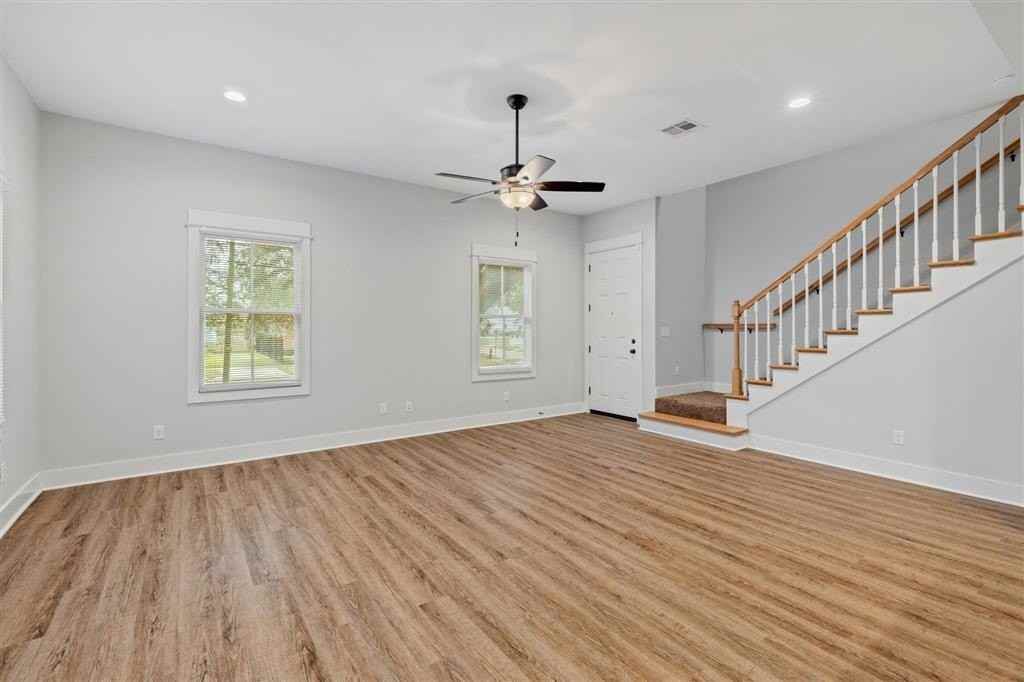 707 Division St - Photo 4 of 15