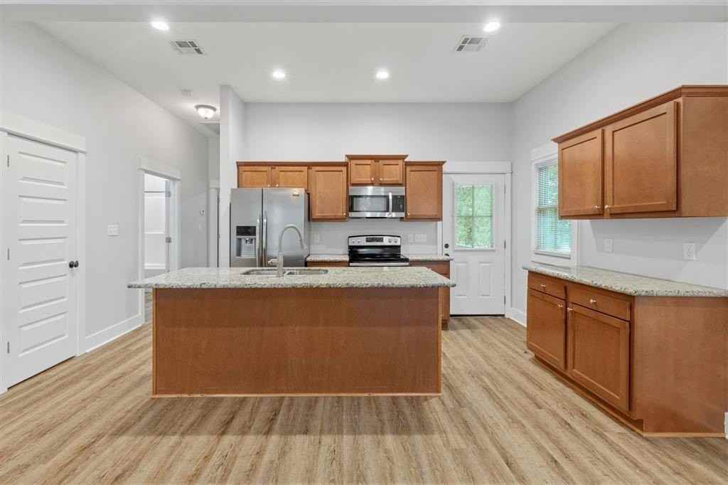 707 Division St - Photo 5 of 15