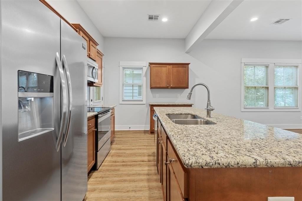 707 Division St - Photo 6 of 15