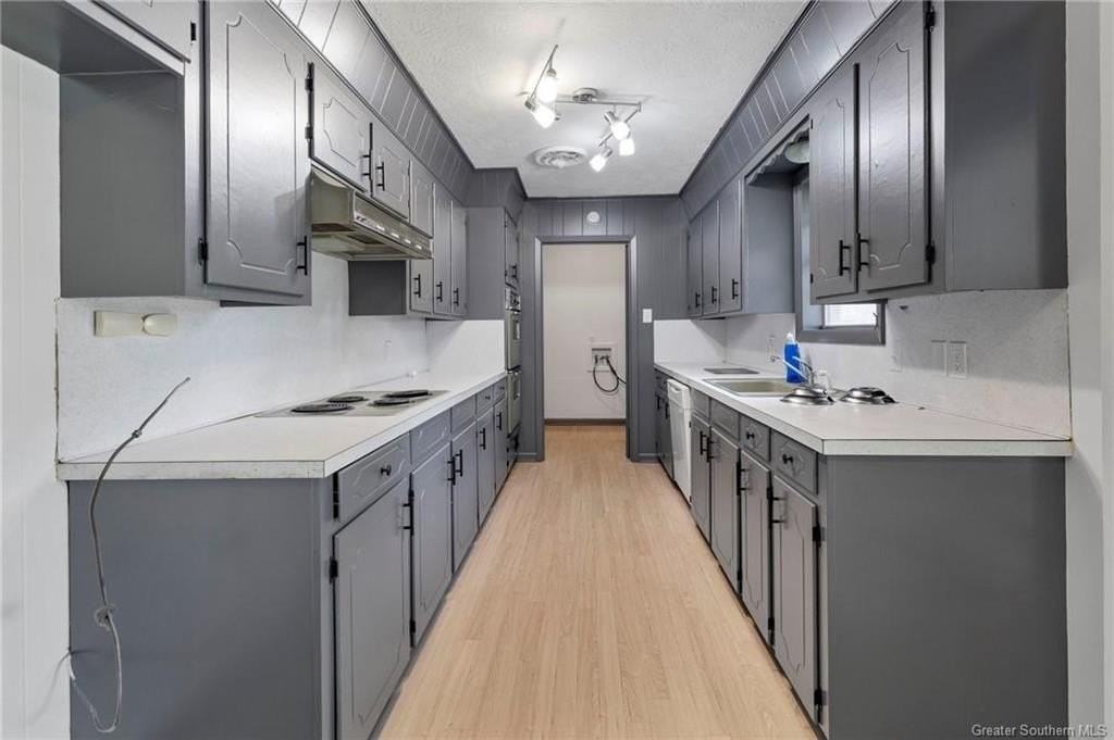 414 Crestwood Street - Photo 6 of 15