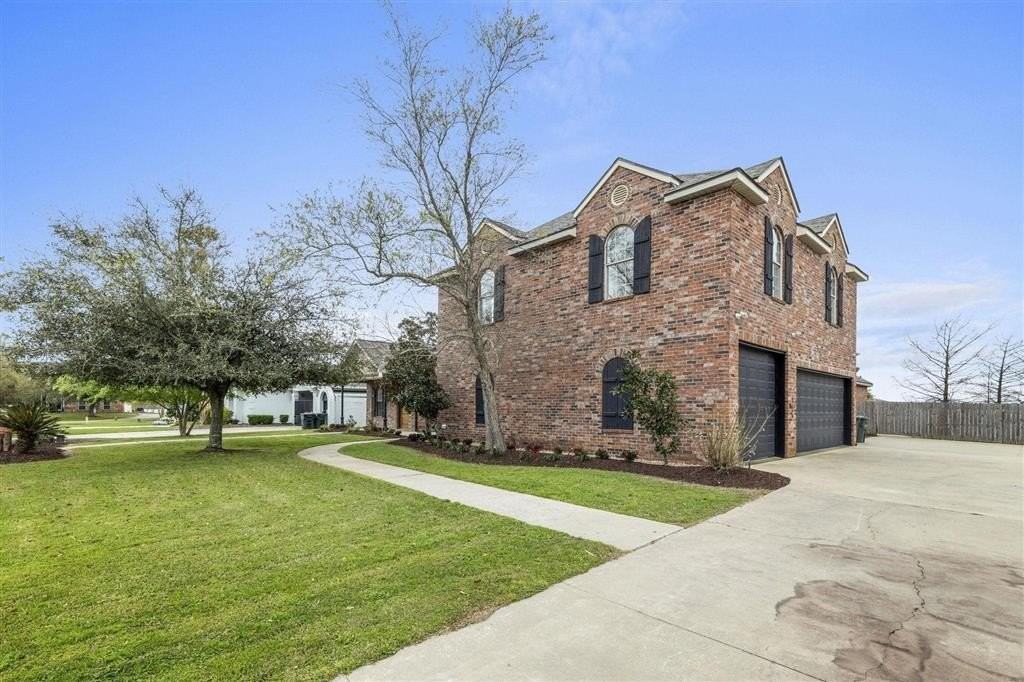 4329 Edgewater Drive - Photo 5 of 44