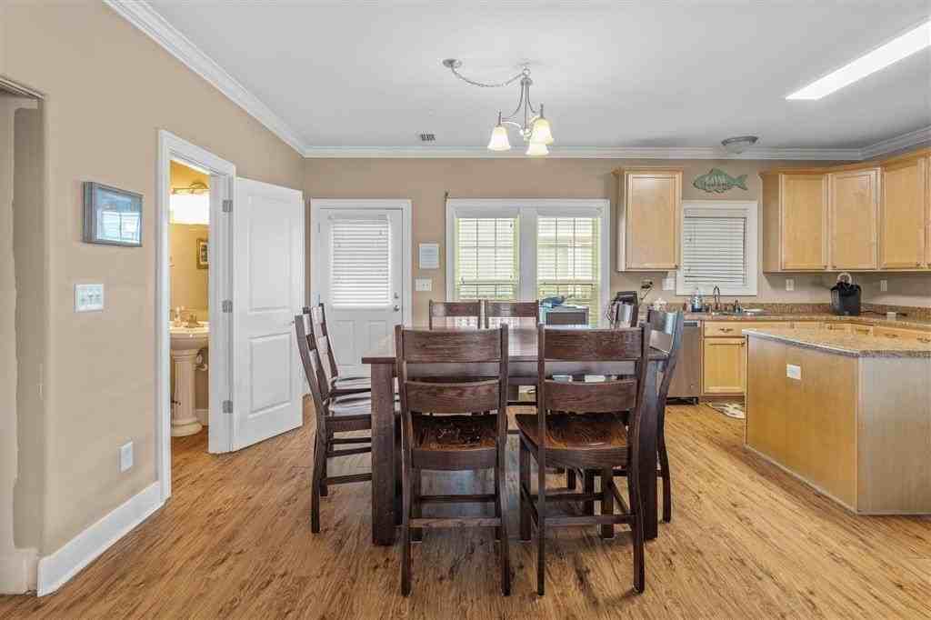 461 Lake Breeze Rd - Photo 5 of 12