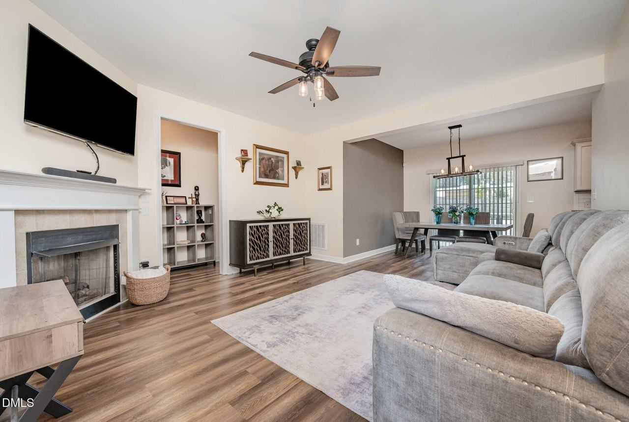 24 Communication Drive - Photo 3 of 19