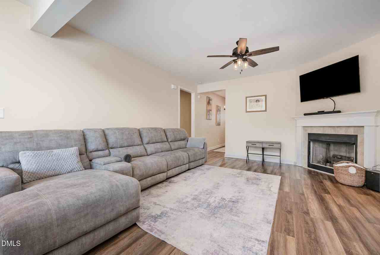 24 Communication Drive - Photo 4 of 19