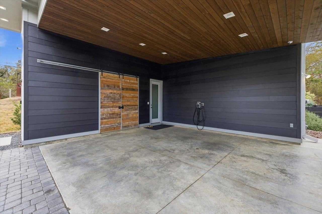 2351 Lake Hall Rd - Photo 5 of 49