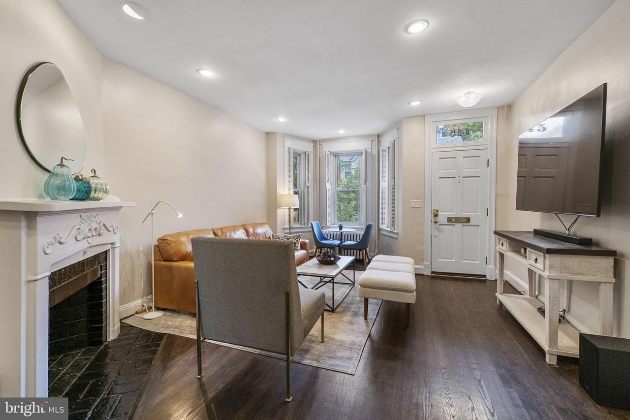 145 D St Se - Photo 6 of 44