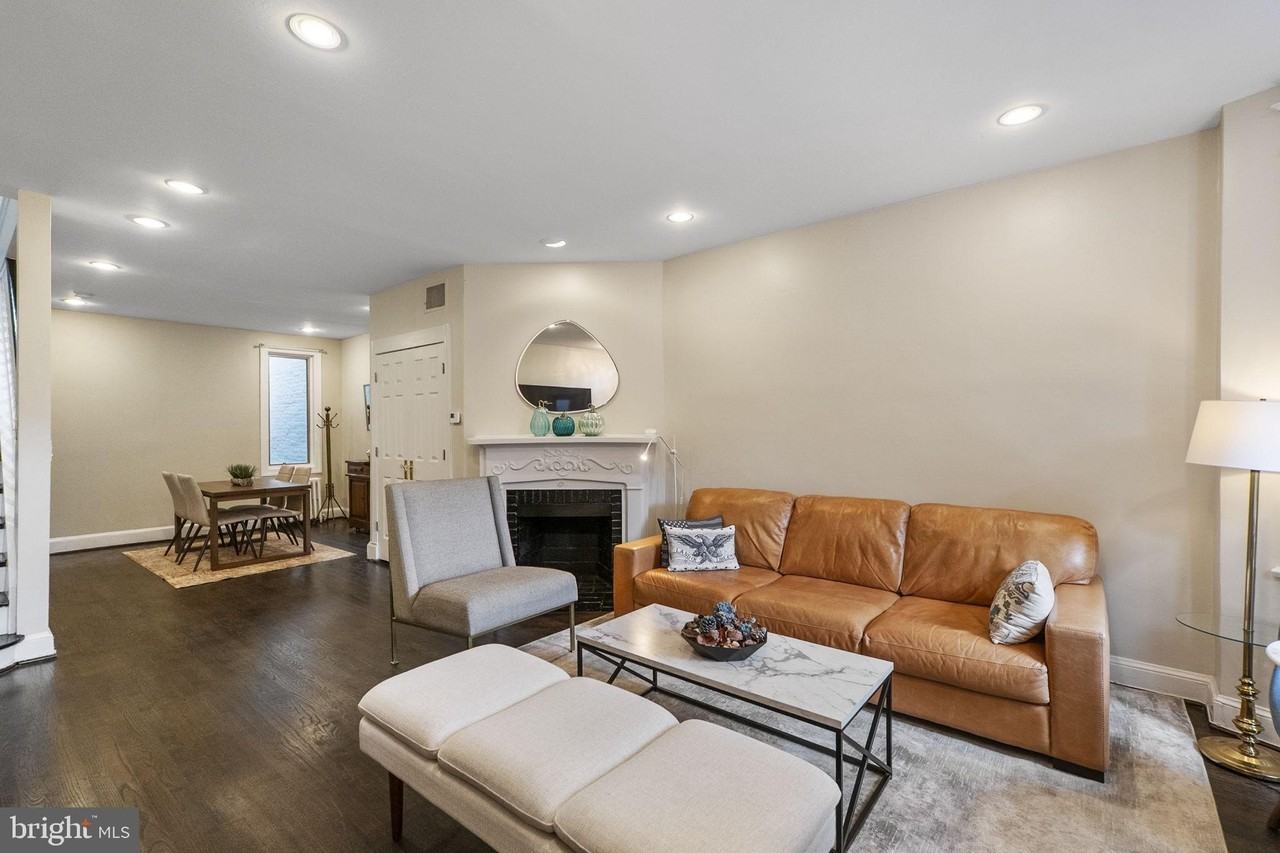 145 D St Se - Photo 7 of 44