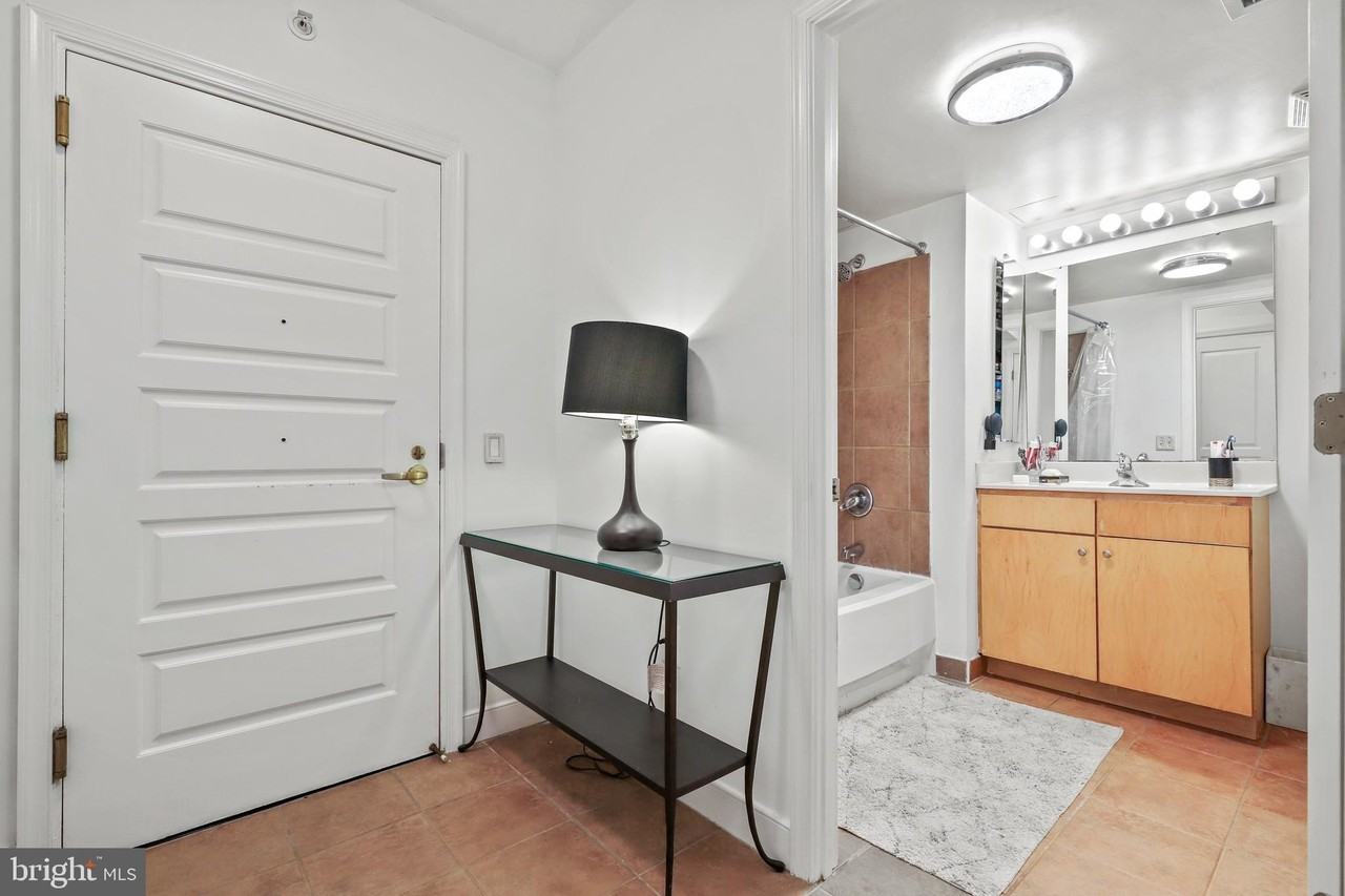 616 E St Nw Apt 1007 #1007 - Photo 7 of 50