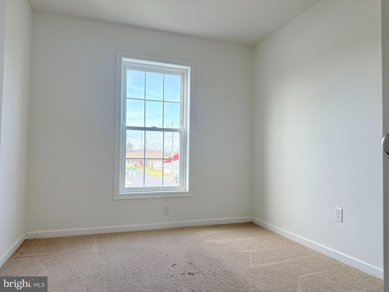 129 North Church Street - Photo 5 of 11