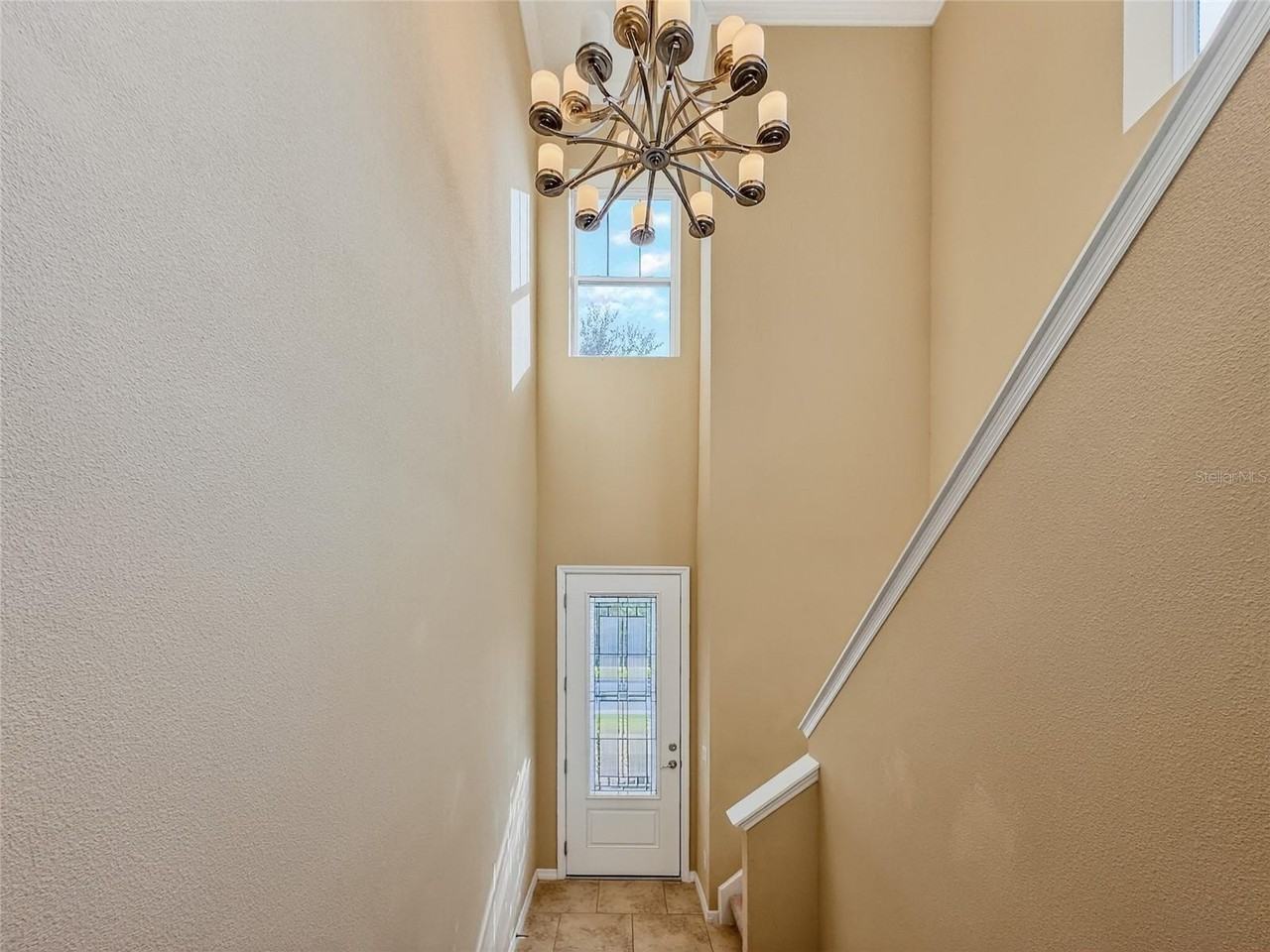 5518 Thomas Square Drive - Photo 5 of 50