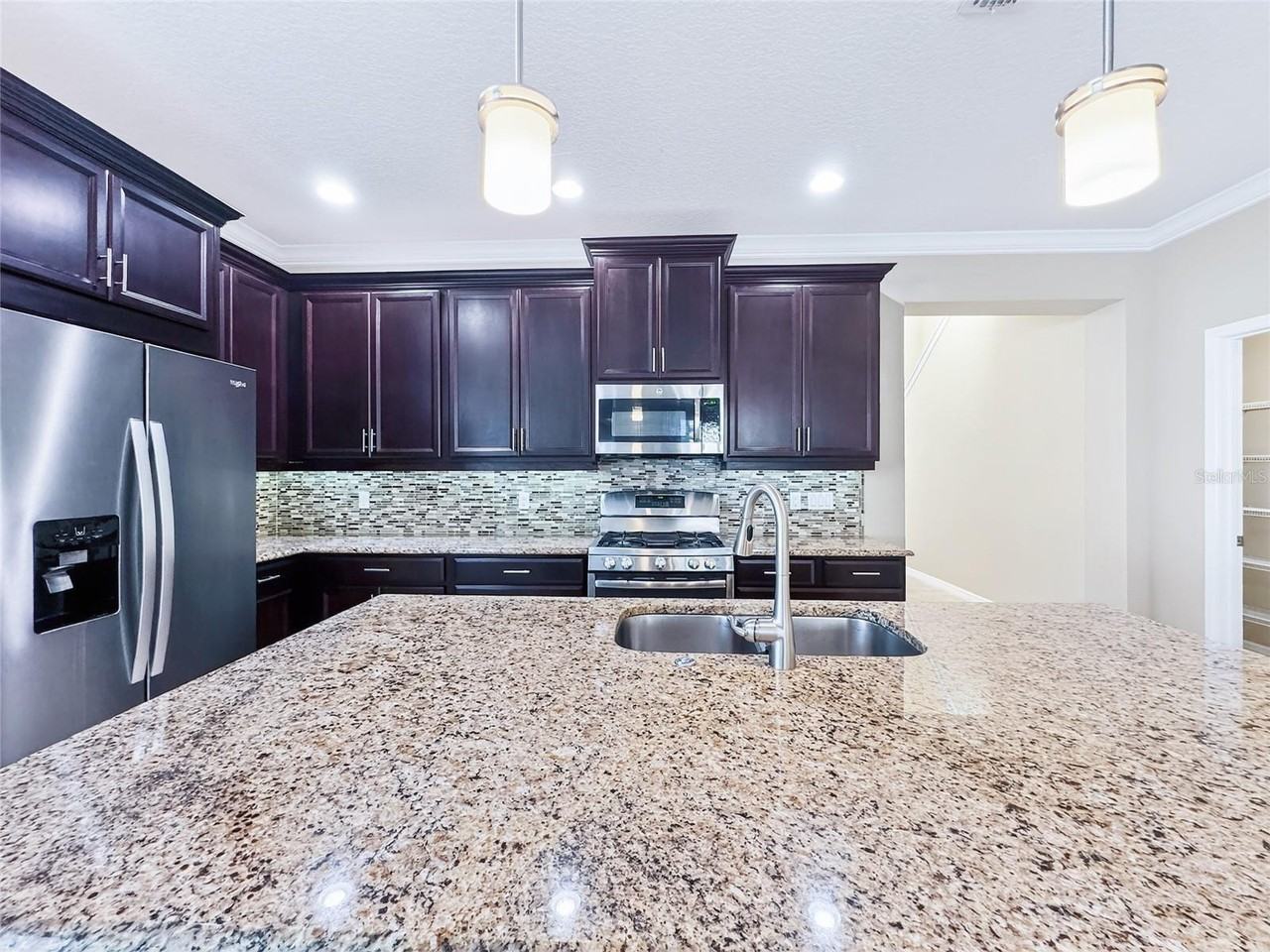 5518 Thomas Square Drive - Photo 6 of 50