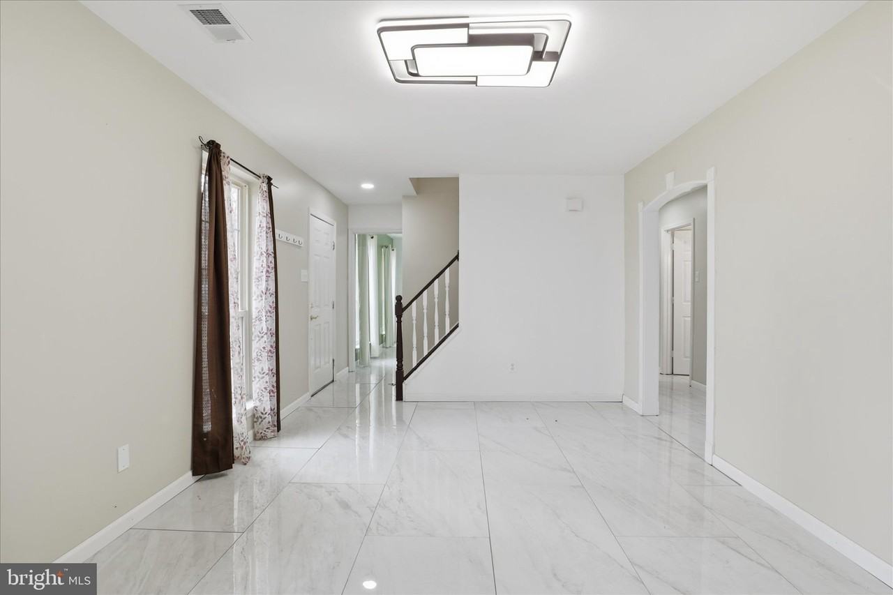 3454 Tamarack Court - Photo 5 of 37