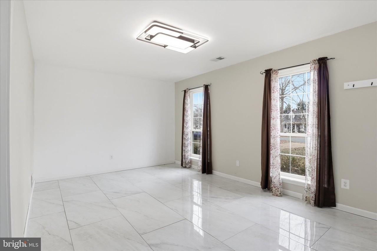 3454 Tamarack Court - Photo 6 of 37