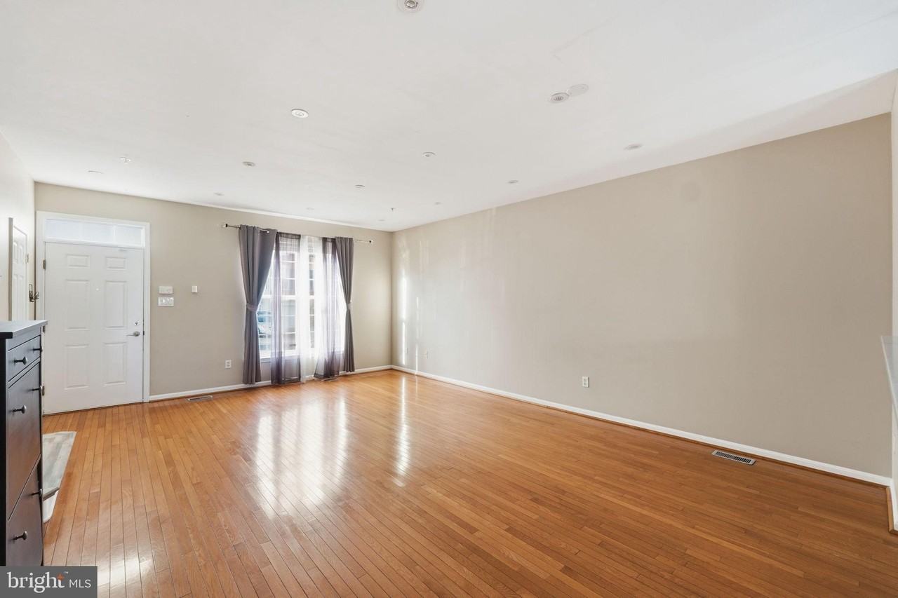 554 Ellison Ct - Photo 4 of 35