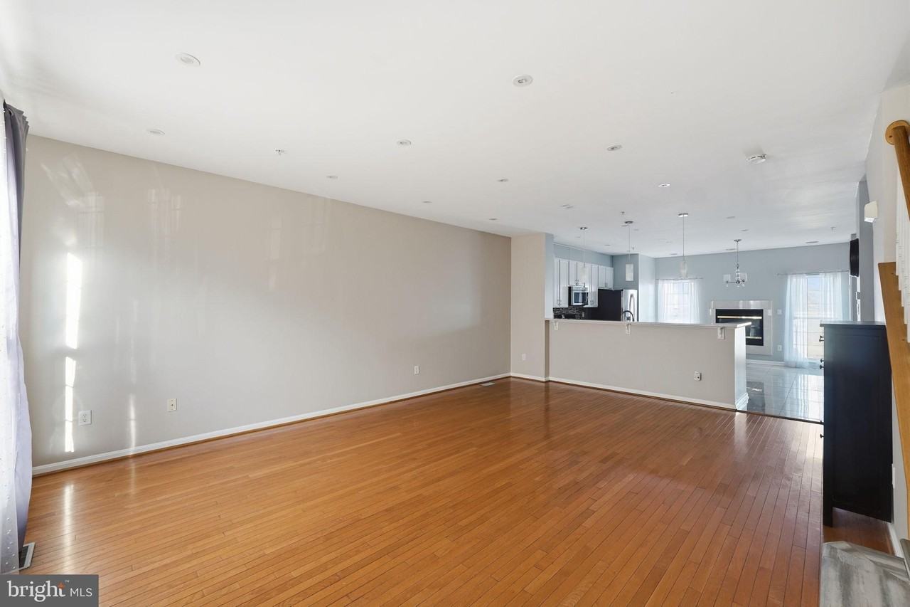 554 Ellison Ct - Photo 5 of 35