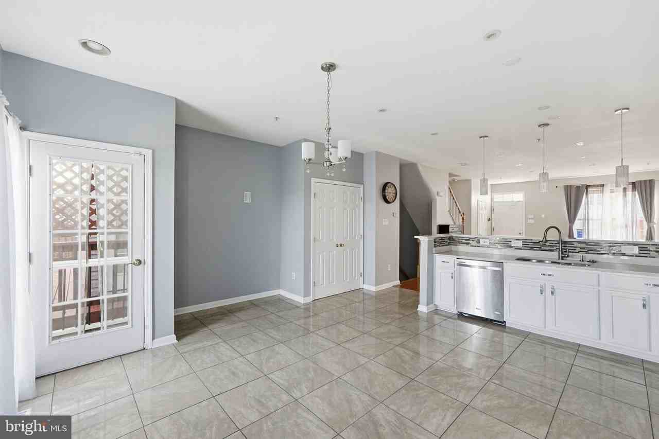 554 Ellison Ct - Photo 6 of 35