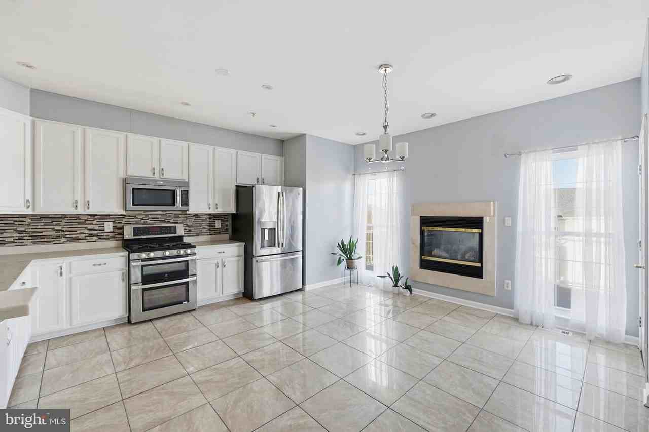 554 Ellison Ct - Photo 7 of 35