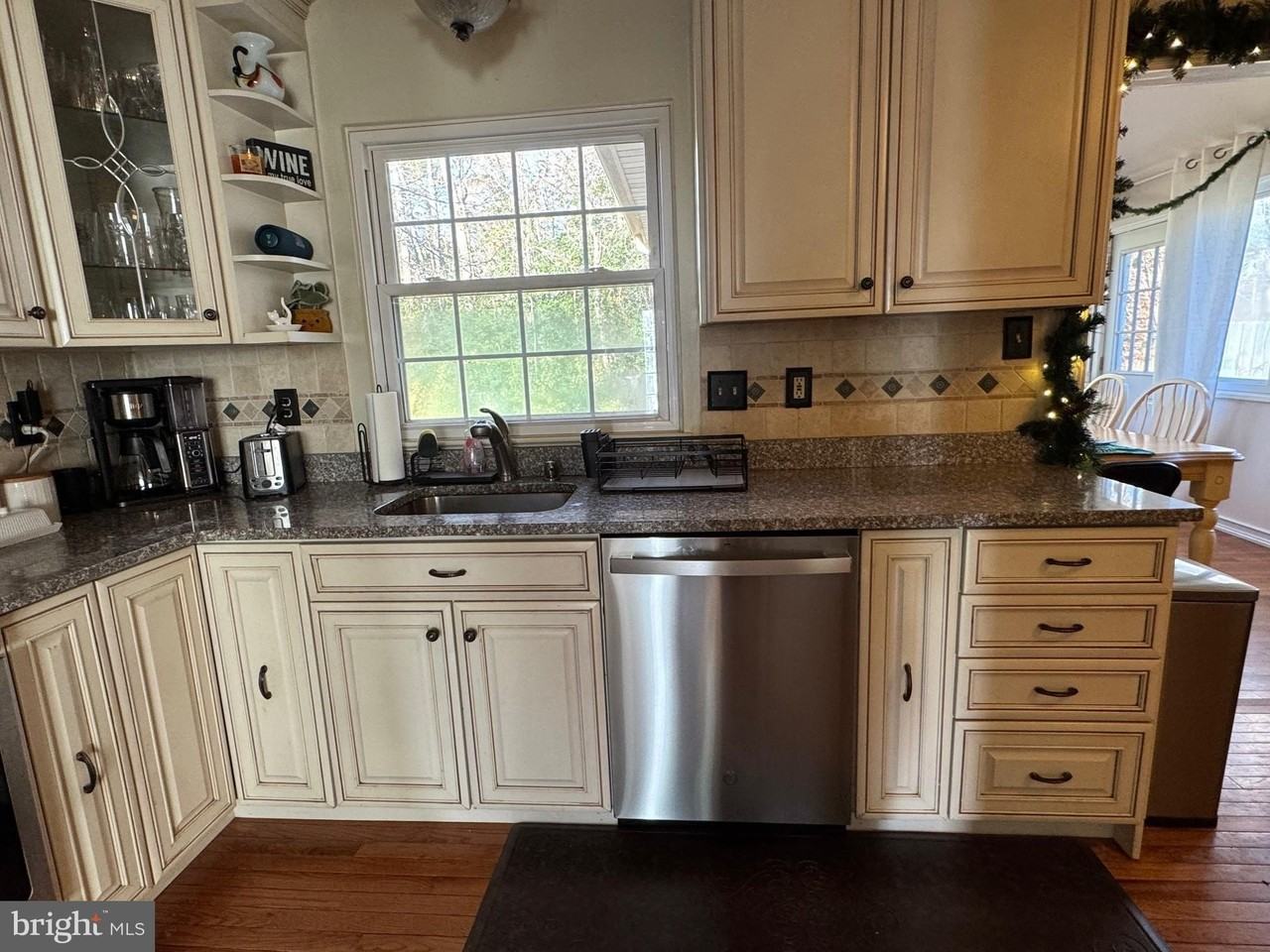 3132 Laurel View Drive - Photo 7 of 40