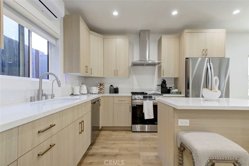 5208 Goodland Avenue - Photo 5 of 21