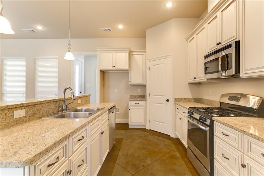 408 Holm Oak Lane - Photo 7 of 18