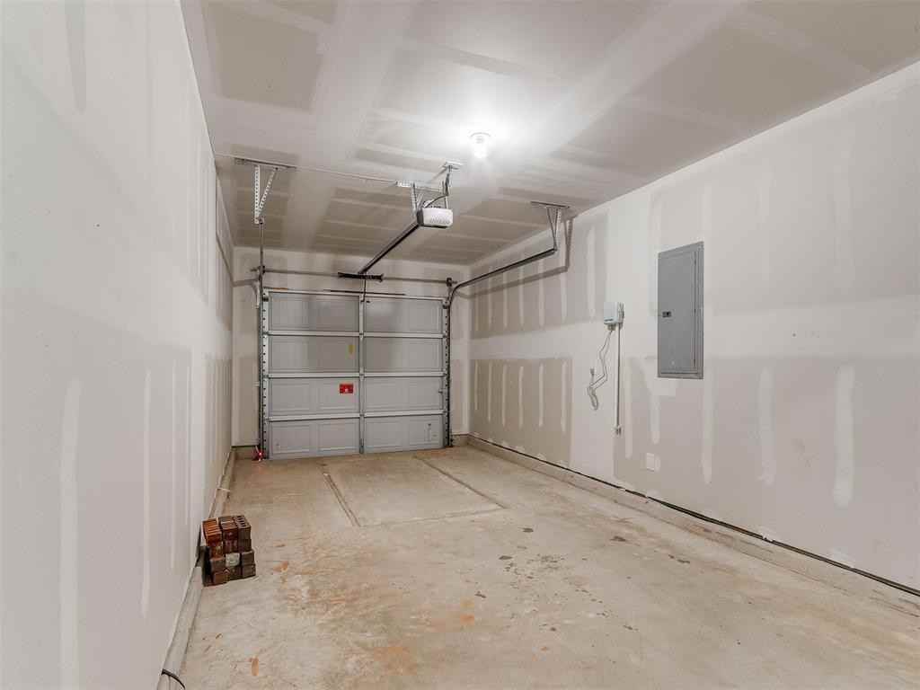 3304 Northwest 149th Street - Photo 3 of 26