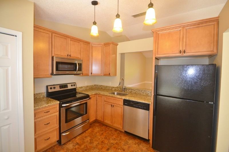 213 Bayou Vista St - Photo 2 of 12