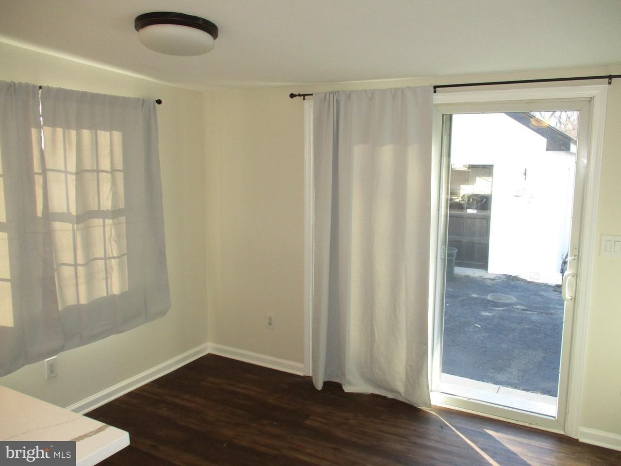 121 Hoover Avenue - Photo 5 of 12