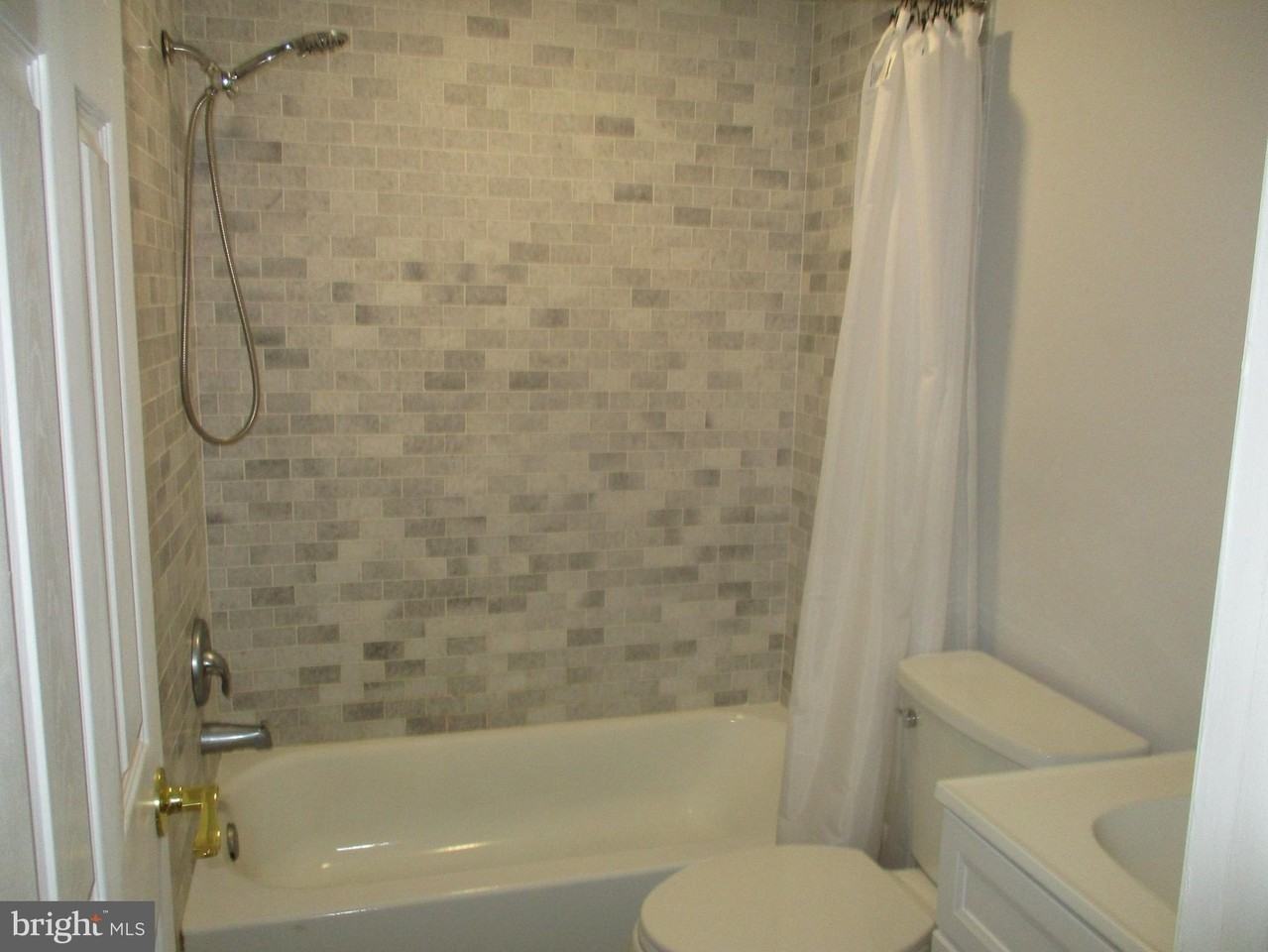 121 Hoover Avenue - Photo 6 of 12