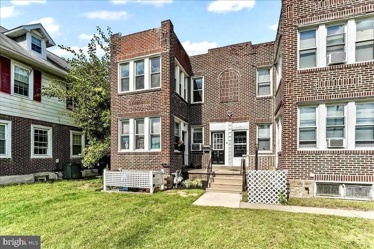 856 Chester Pike #B - Photo 2 of 16