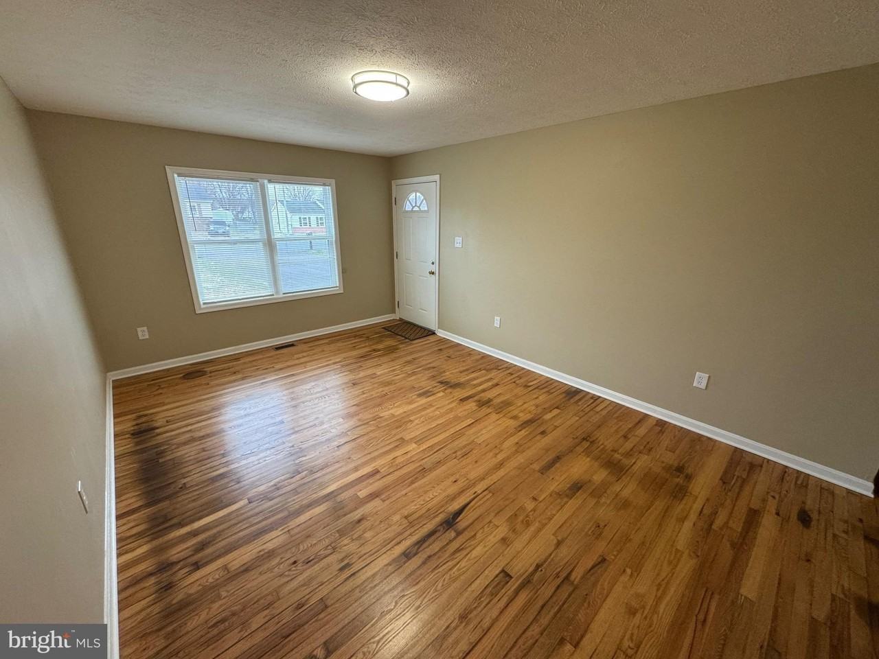 125 Longstreet Avenue - Photo 3 of 16