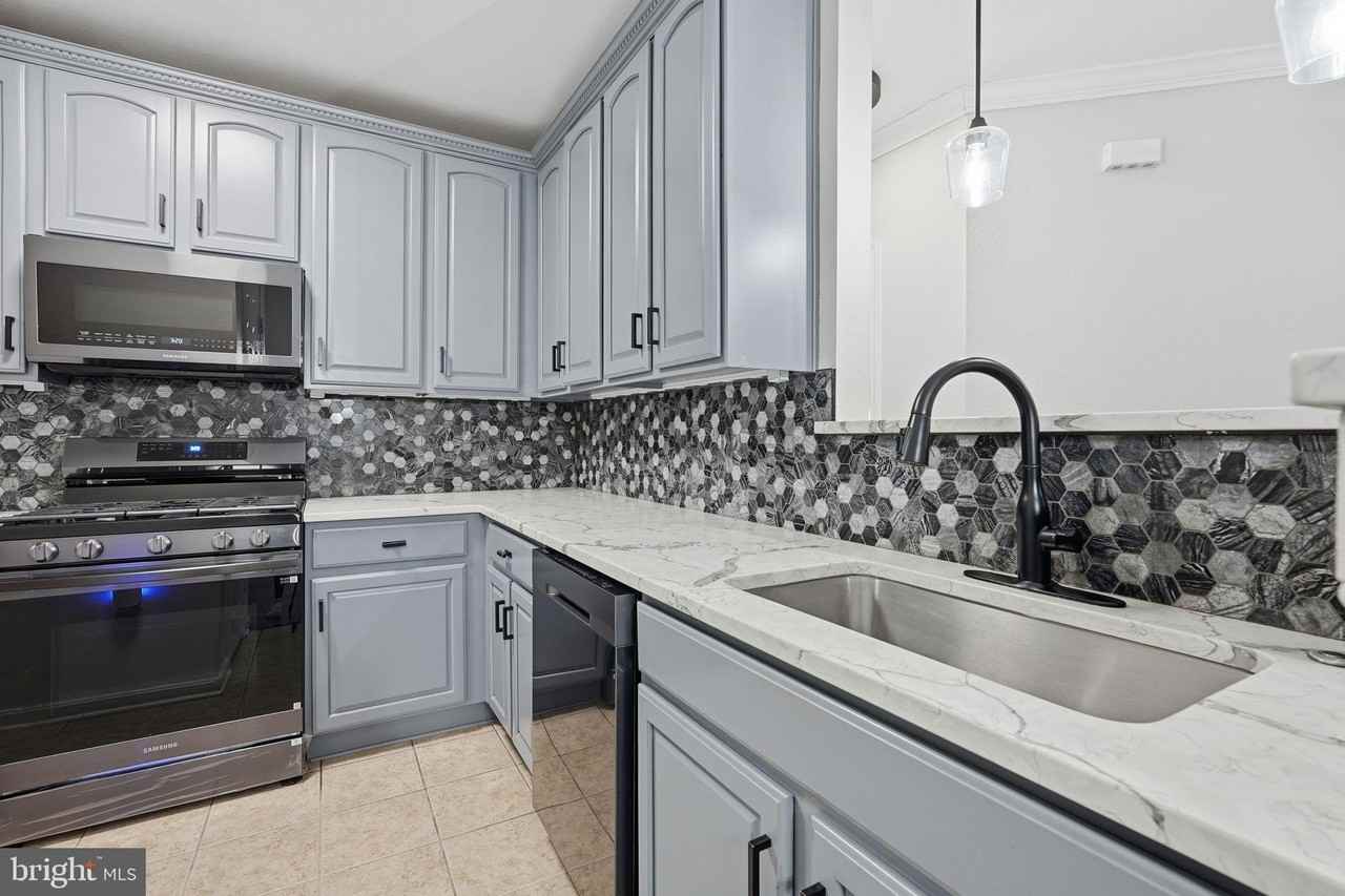 13110 Marcey Creek Rd Unit 13110 #13110 - Photo 5 of 25