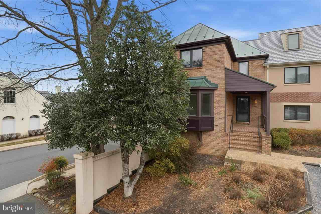 218 E Marshall St - Photo 2 of 27