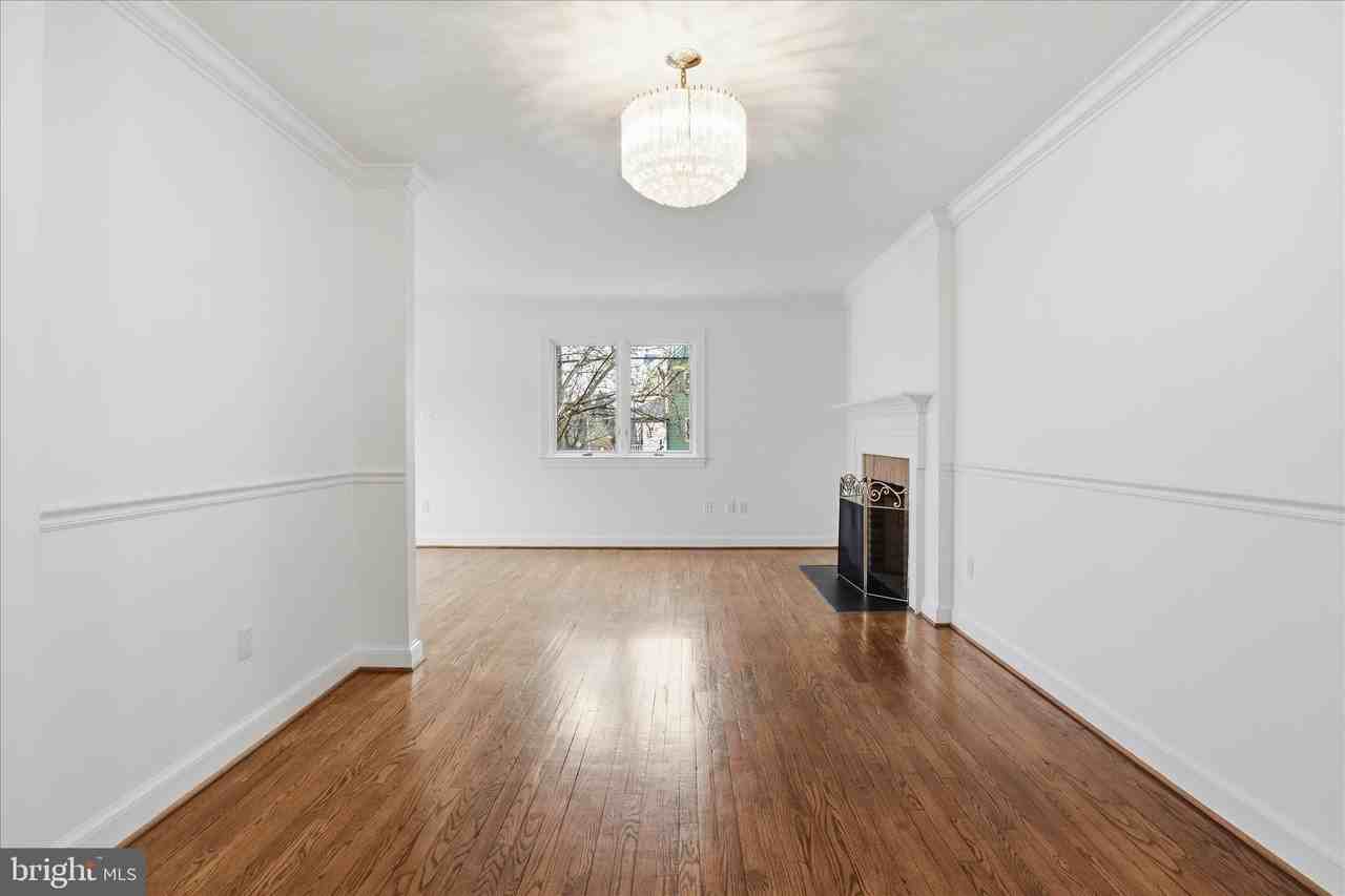 218 E Marshall St - Photo 4 of 27