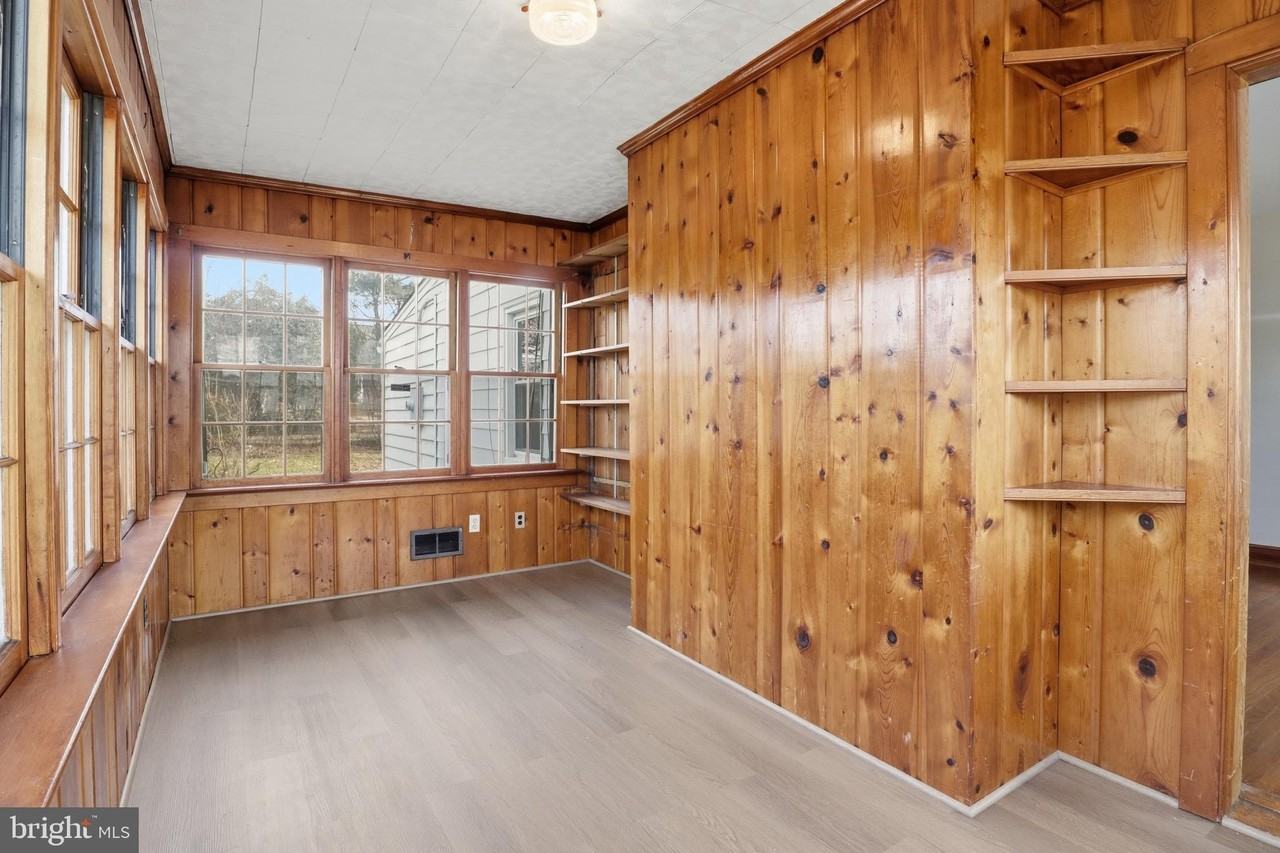 13411 Woodbridge Street - Photo 4 of 30