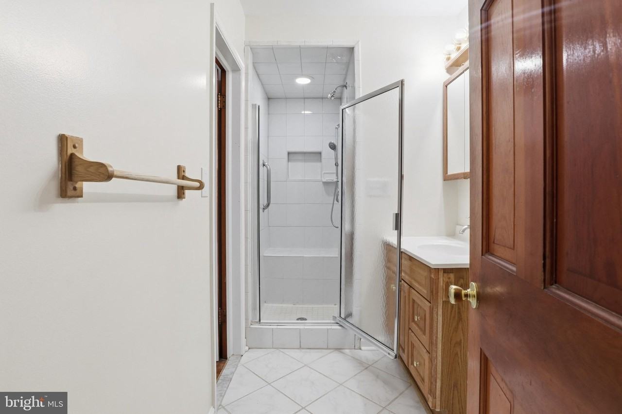 13411 Woodbridge Street - Photo 7 of 30