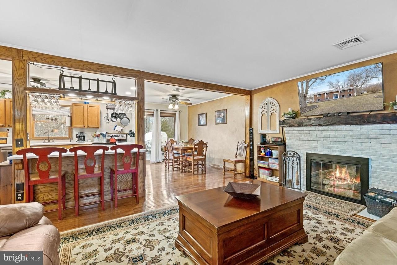 1573 Garrisonville Road - Photo 7 of 50