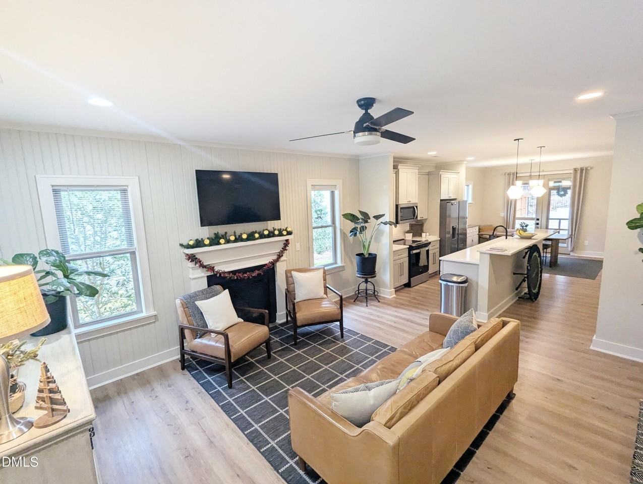 2975 Carolyn Drive - Photo 3 of 18