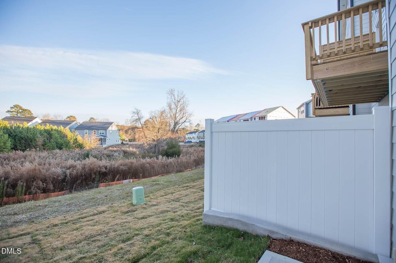 765 Larkspur Bowl Way - Photo 3 of 25